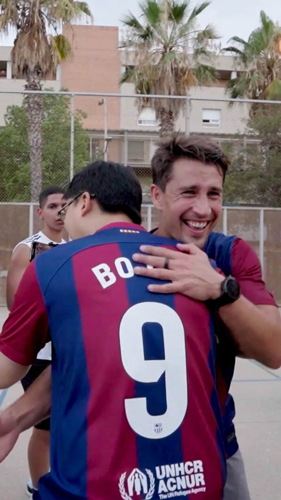 ボージャン・クルキッチのインスタグラム：「Imagine going to play football and @bokrkic appears… 😱   Watch our latest video with the legend Bojan, OUT NOW on the Shoot for Love YouTube channel! 🙌   #shootforlove」