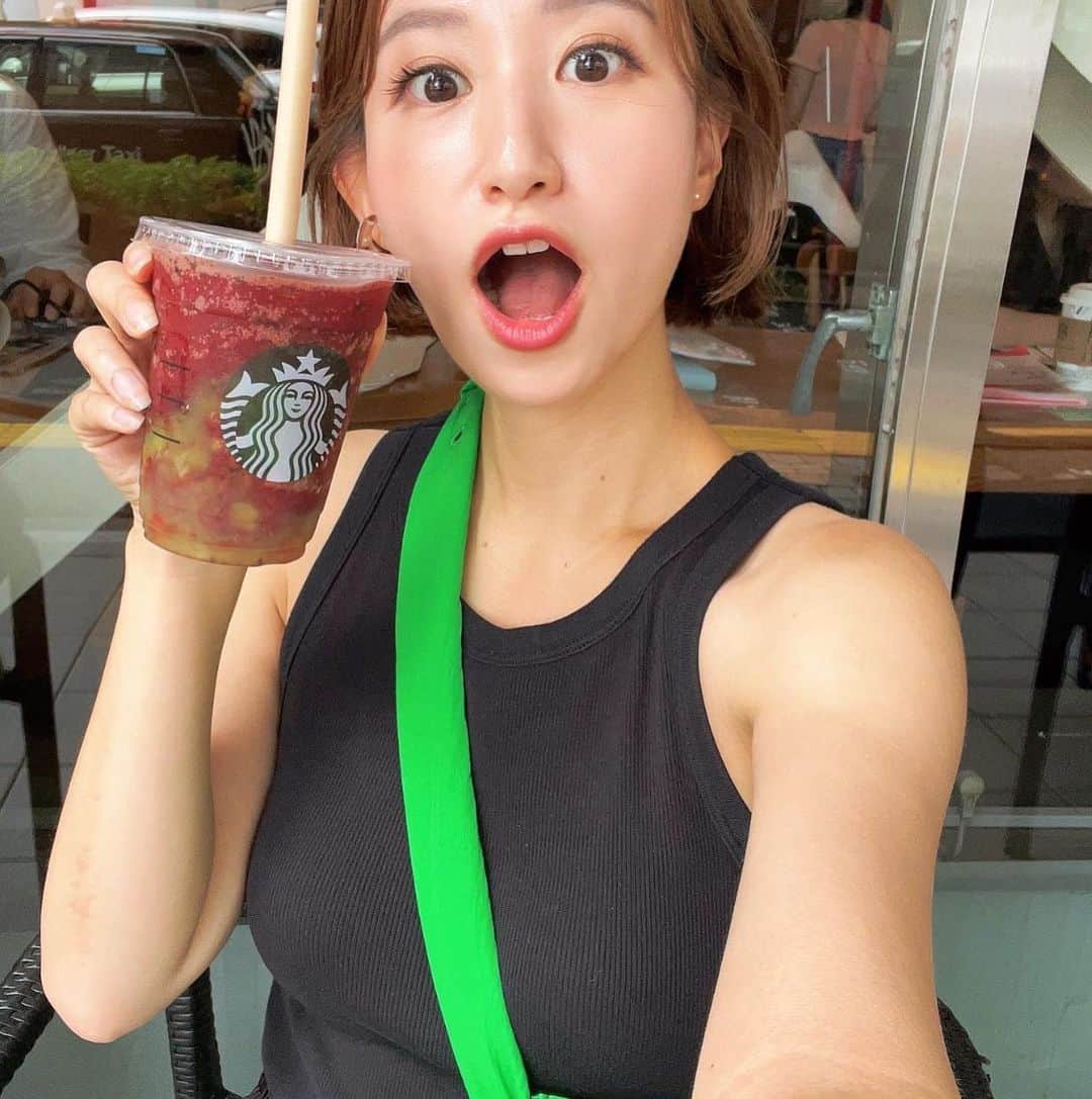 伊藤沙菜さんのインスタグラム写真 - (伊藤沙菜Instagram)「・ おっぱいは少々たれ気味になってきましたが（爆笑） めでたく（？）34歳になりました😇 ㅤㅤㅤㅤㅤㅤㅤㅤㅤㅤㅤㅤㅤ 年々DMでのお祝いの言葉が溢れすぎていてすっごく幸せです🤗 ㅤㅤㅤㅤㅤㅤㅤㅤㅤㅤㅤㅤㅤ 図々しいですがDMしてくださった方はもう一度andおめでとうを言いそびれてる方（まぢ図々しい😇）はコメントにてお祝いの言葉が鼻高々になれまして一番の頑張れる力になります😘🥰😍爆走  待ってるね🤗 ㅤㅤㅤㅤㅤㅤㅤㅤㅤㅤㅤㅤㅤ 今年もいい歳にしやがるってんだい🤗 ㅤㅤㅤㅤㅤㅤㅤㅤㅤㅤㅤㅤㅤ いつもいつも本当にありがとうございます🤗 ㅤㅤㅤㅤㅤㅤㅤㅤㅤㅤㅤㅤㅤ ひとりひとりの幸せを真面目に願ってます🤩❤️ ㅤㅤㅤㅤㅤㅤㅤㅤㅤㅤㅤㅤㅤ 現実世界で会ったことがなくても出会ってくれてありがとう🤩❤️ #それも現実にやり」8月16日 20時38分 - 37room_official