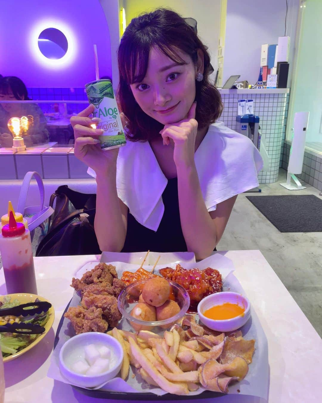 内田美麗（麗奈ゆう）さんのインスタグラム写真 - (内田美麗（麗奈ゆう）Instagram)「美味しかったけど、胃もたれした😂 大根のお漬物は永遠に食べていられる💛  チーズボールも美味しかったよ🧀💛  次はチュクミ食べたいなー🐙  明日から凱旋公演の舞台稽古だーっ！ 頑張ります⚔️❣️💠  #新大久保グルメ #チーズボール#チーズマニマニ #한식」8月16日 20時49分 - miretan29