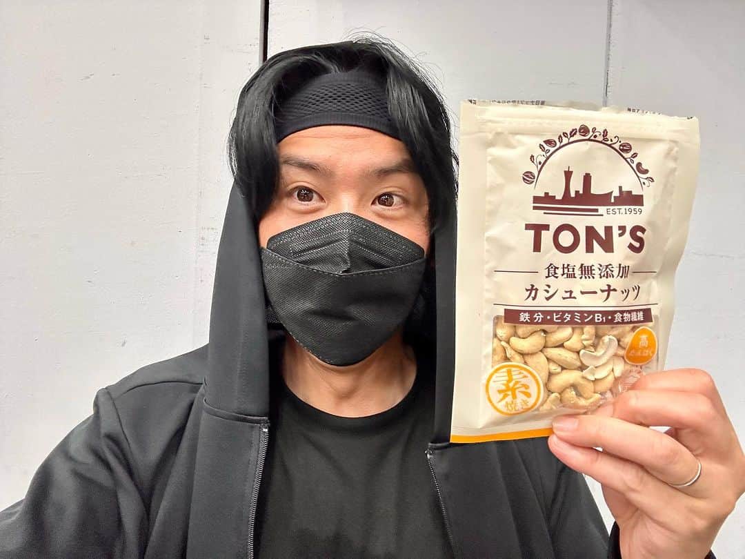 賀集利樹のインスタグラム：「🥜  #共喰い」
