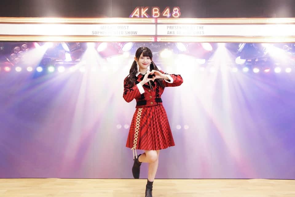 AKB48 Team TPさんのインスタグラム写真 - (AKB48 Team TPInstagram)「感謝Osare company讓01參加了大衣裝展試穿合照會！！ 穿上日本制服的Reichi也 かわいいよかわいい💖💖  到8月22日！就在日本大丸東京店，快來回顧AKB48輝煌的歷史吧👗   #オサレカンパニー #AKB48 #AKB48TeamTP #れいち #林于馨 #なりきりAKB」8月16日 21時24分 - akb48teamtp