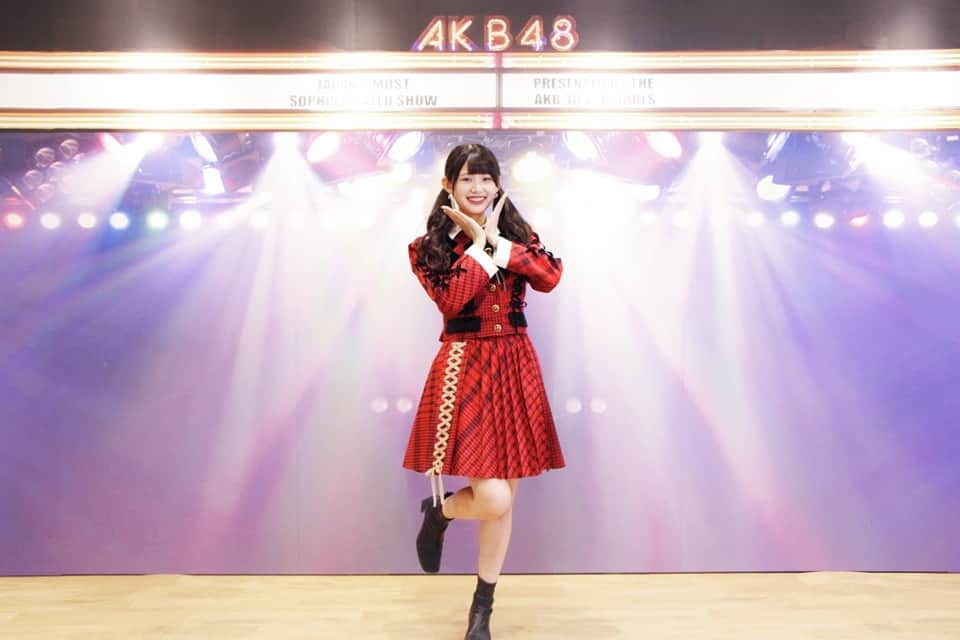 AKB48 Team TPさんのインスタグラム写真 - (AKB48 Team TPInstagram)「感謝Osare company讓01參加了大衣裝展試穿合照會！！ 穿上日本制服的Reichi也 かわいいよかわいい💖💖  到8月22日！就在日本大丸東京店，快來回顧AKB48輝煌的歷史吧👗   #オサレカンパニー #AKB48 #AKB48TeamTP #れいち #林于馨 #なりきりAKB」8月16日 21時24分 - akb48teamtp