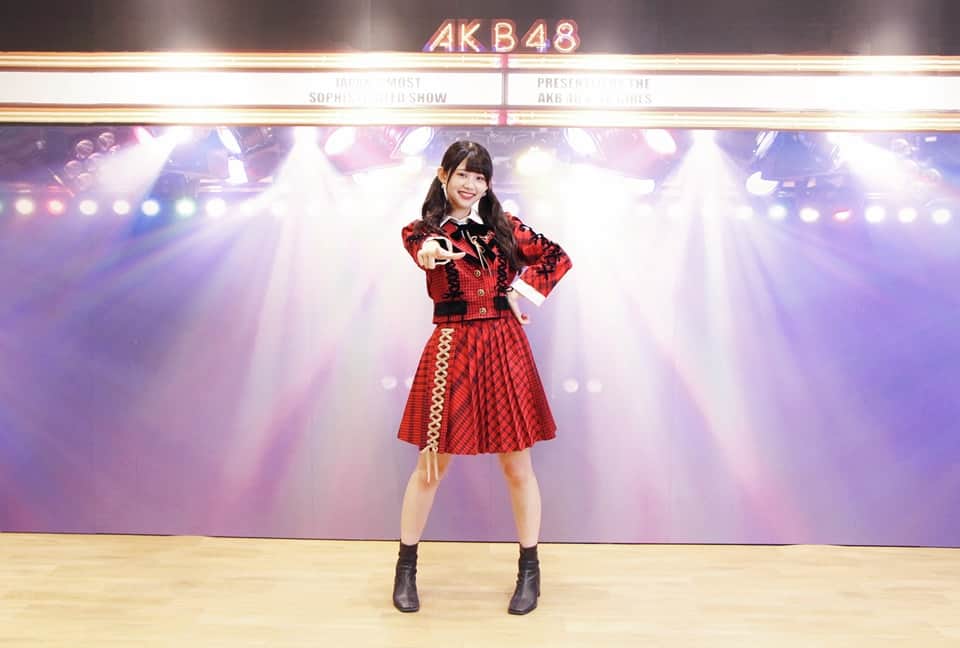 AKB48 Team TPさんのインスタグラム写真 - (AKB48 Team TPInstagram)「感謝Osare company讓01參加了大衣裝展試穿合照會！！ 穿上日本制服的Reichi也 かわいいよかわいい💖💖  到8月22日！就在日本大丸東京店，快來回顧AKB48輝煌的歷史吧👗   #オサレカンパニー #AKB48 #AKB48TeamTP #れいち #林于馨 #なりきりAKB」8月16日 21時24分 - akb48teamtp