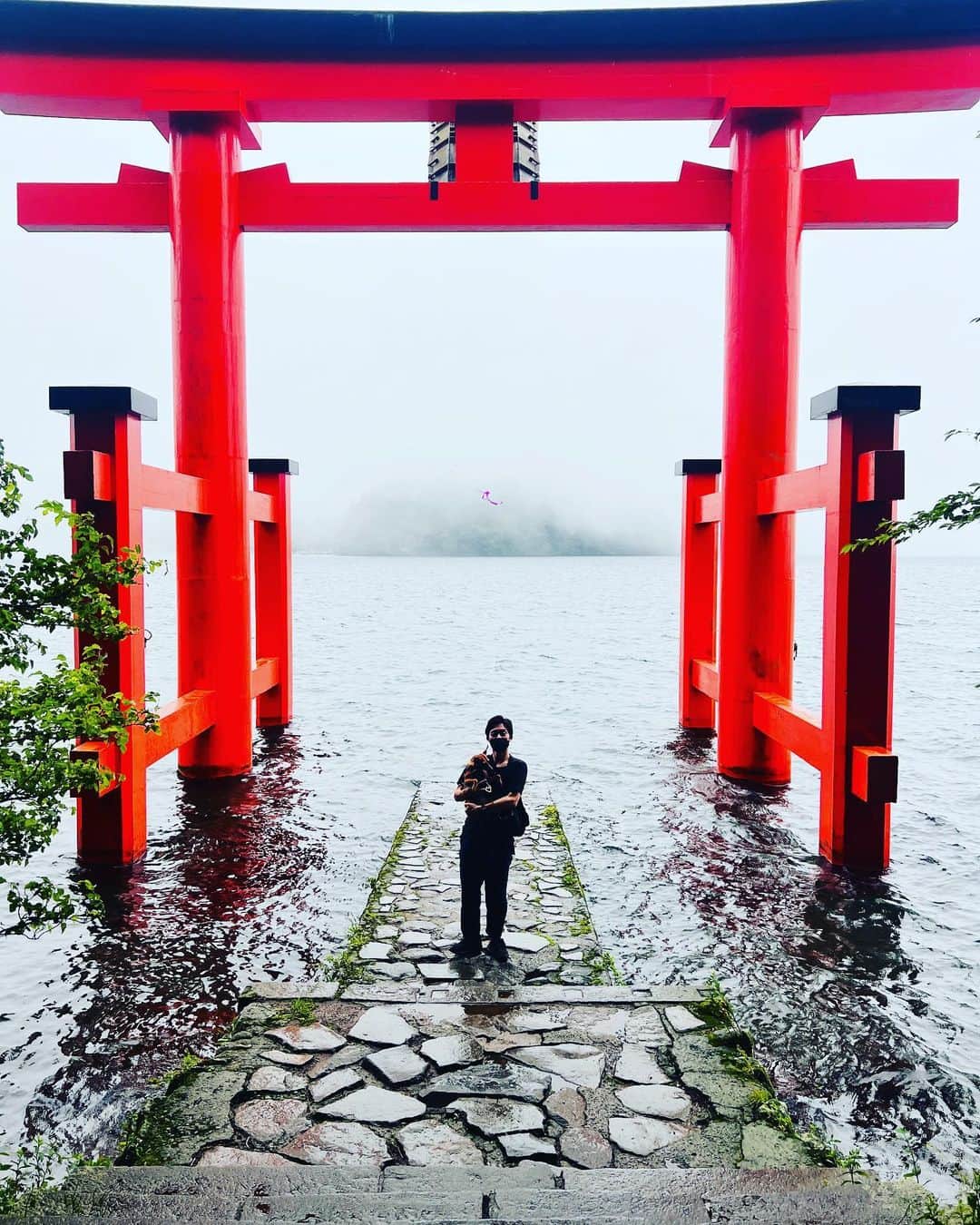 広音のインスタグラム：「開運スピーカーとして毎朝更新させていただいてます😊 今後も少しでもご覧になる方の開運力が高まるように頑張っていこうと思います！  何かを成し遂げたり、自分の求める幸せをつかむには努力が必要だと思います。 やりたいことによっては、才能やセンスが必要な事もあります。 ただ、僕はそれと同じくらい開運力が必要だと思っています。  開運力を高める努力が必要だと思います。 元々、他の人より生まれながらに運の良い人、開運力が高い人も確かにいます。 ただ、それを継続できるか？と言うと別の問題だと思います。  開運力を高めると何が変化するのか？と言うと。 一言で言うと《ご縁》です。 人とのご縁。 お金とのご縁。 幸せとのご縁。 これからもご覧になる方の《開運力》が高まるような発信を日々していきたいと思います！ 引き続きよろしくお願い致します😉  本日も開運様でした👋 goodnight💤」