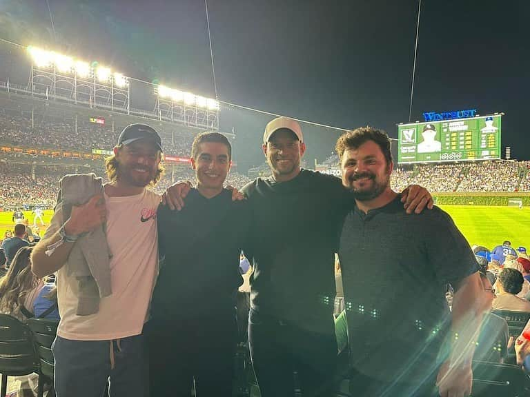 トミー・フリートウッドのインスタグラム：「Ball game with the lads last night @cubs! ⚾️」