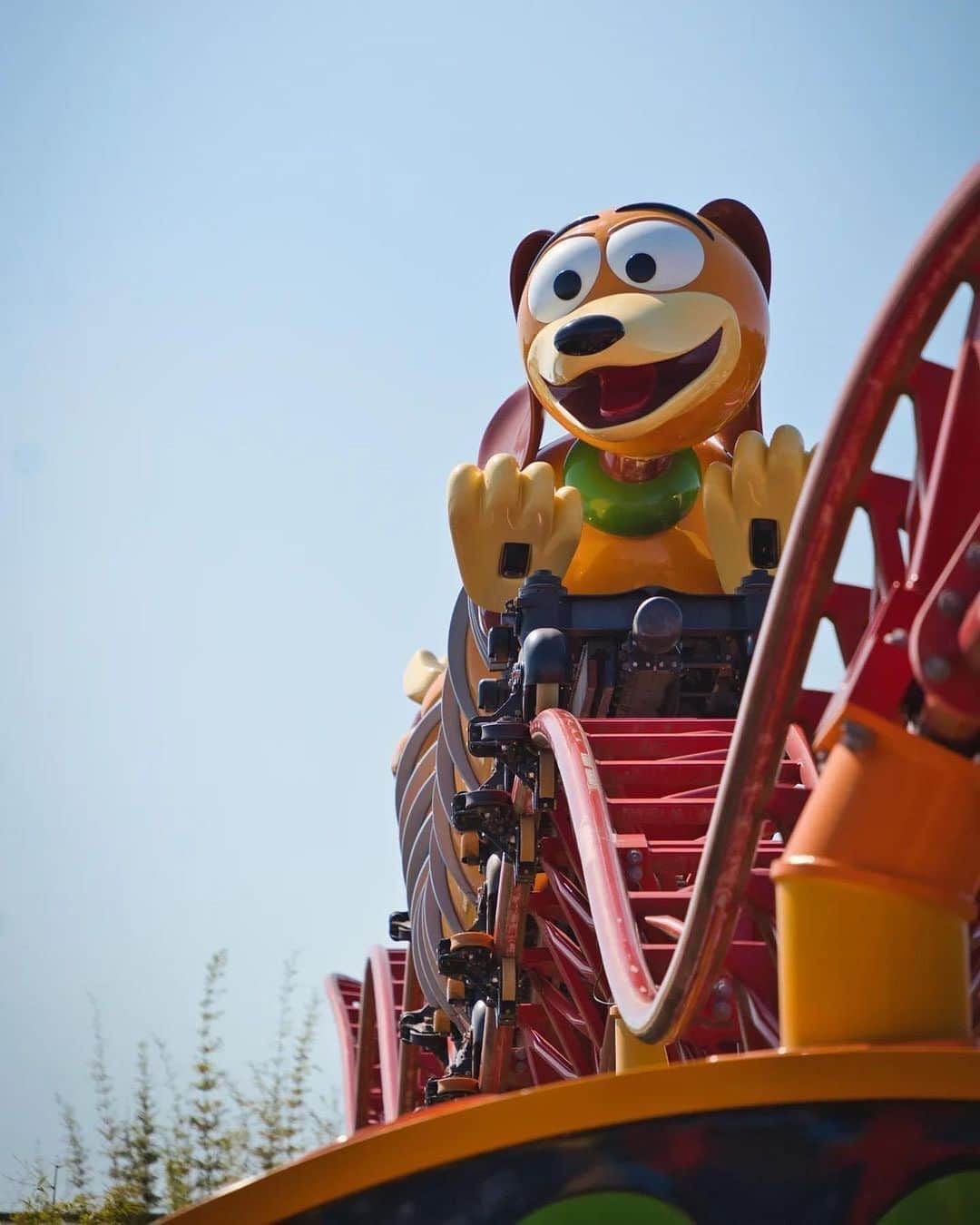 Walt Disney Worldさんのインスタグラム写真 - (Walt Disney WorldInstagram)「Happy International Rollercoaster Day #WDWThrills fans! 🎢 Which is your go-to thrill? (📸: tagged)」8月16日 22時00分 - waltdisneyworld