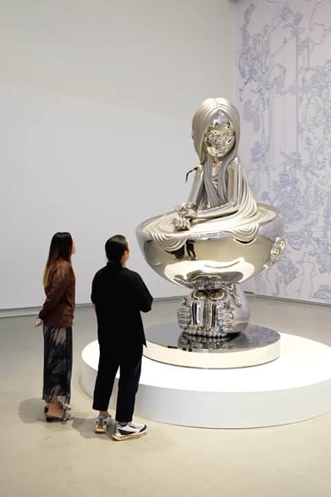 ジェームス・ジーンのインスタグラム：「More BTS of Eternal Spiral III. Assembling figures, proofreading wall text, and other final touch ups. Now open at SWCAC in Shenzhen 🛸」