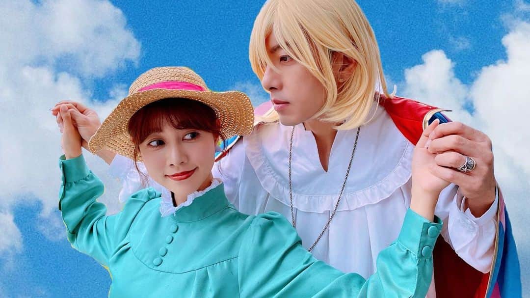 のインスタグラム：「𝗛𝗼𝘄𝗹'𝘀 𝗠𝗼𝘃𝗶𝗻𝗴 𝗖𝗮𝘀𝘁𝗹𝗲 ☁️🩵 ハウルとソフィーになってみた。 #ハウルの動く城」