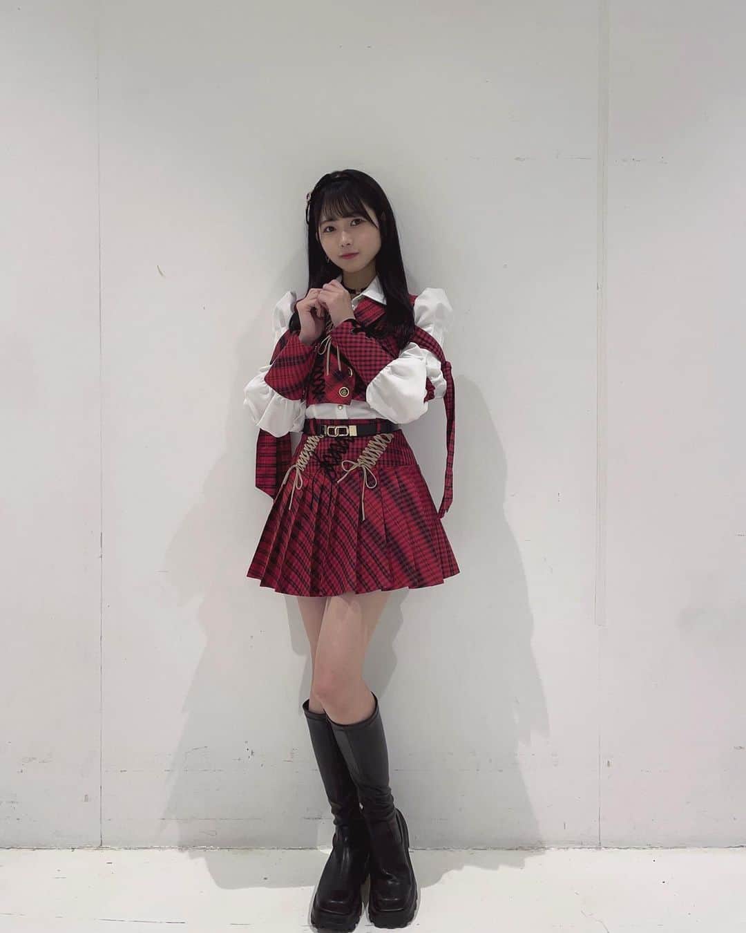 太田有紀のインスタグラム：「大好きな赤チェック衣装🪄⌒♡｡．」