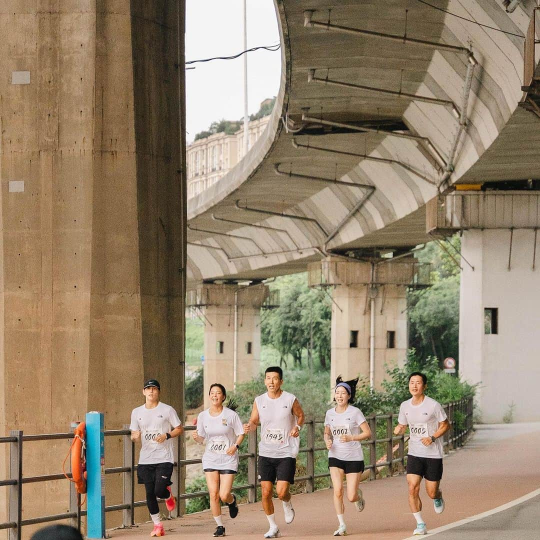 イム・セミさんのインスタグラム写真 - (イム・セミInstagram)「잘 될 거야 대한민국 ! 🇰🇷   815 광복절 독립유공자 분들의 헌신을 기억하며 감사함을 전할 수 있는 순간을 오늘의 땀으로 찰나에 함께 할 수 있어 영광이었습니다. 81.5k 를 달리신 션님 그리고 함께하신 모든 분들 고생 많으셨습니다. 몸 회복 잘 하시길 !   ’고맙습니다. 잊지 않겠습니다‘  #잘될거야대한민국 #815 #815런 #광복절」8月16日 22時15分 - susemee