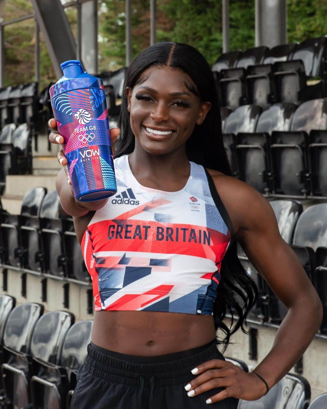 ダリル・ニータのインスタグラム：「So excited to announce my latest partnership with @vow_nutrition and the collaboration with @teamgb ahead of Paris 2024! 😁✨🇬🇧  🎉 To celebrate, use my code: DARYLLGB and receive 20% of your order this week 🥰  🔗 Check out @vow_nutrition latest launch, link in bio     #vow_nutrition, #TeamGB, #sportsnutrition #WhatsYourVOW?」