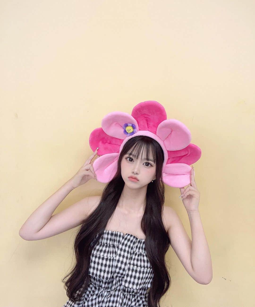 きらじまぴんくのインスタグラム：「⁡ ⁡ ５日間の韓国の思い出。 ⁡ お気に入りのカチューシャ🌸 見るものすべてがかわいい街でした🧚✨ ⁡」