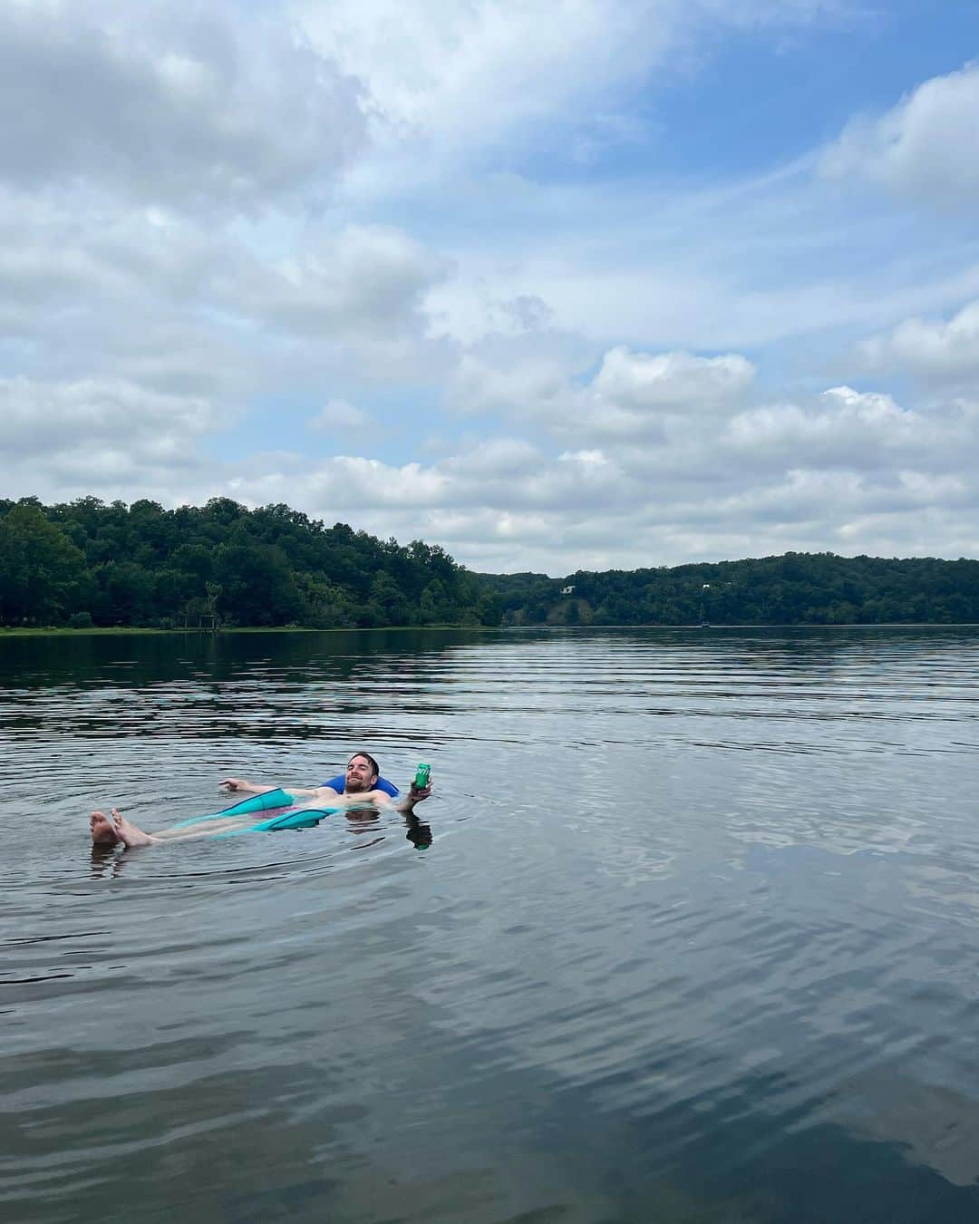 ザック・バランスキーさんのインスタグラム写真 - (ザック・バランスキーInstagram)「4th of July memories🚤🎇💯 #Family 今年もお兄ちゃんを無事に弾き飛ばしてやった🤣🤣」8月16日 22時59分 - zackab10