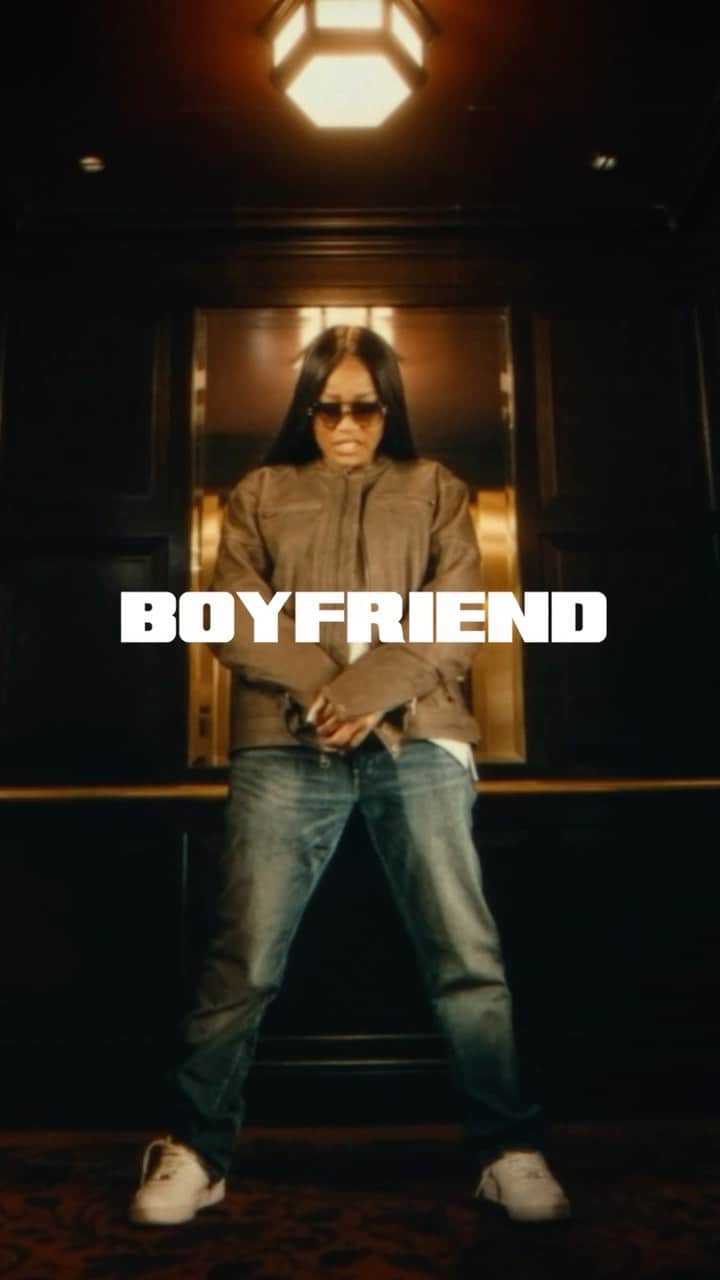 アッシャーのインスタグラム：「Nothing that happens in Vegas stays in Vegas...’Boyfriend’ starring the BIG BOSS herself @keke OUT NOW」