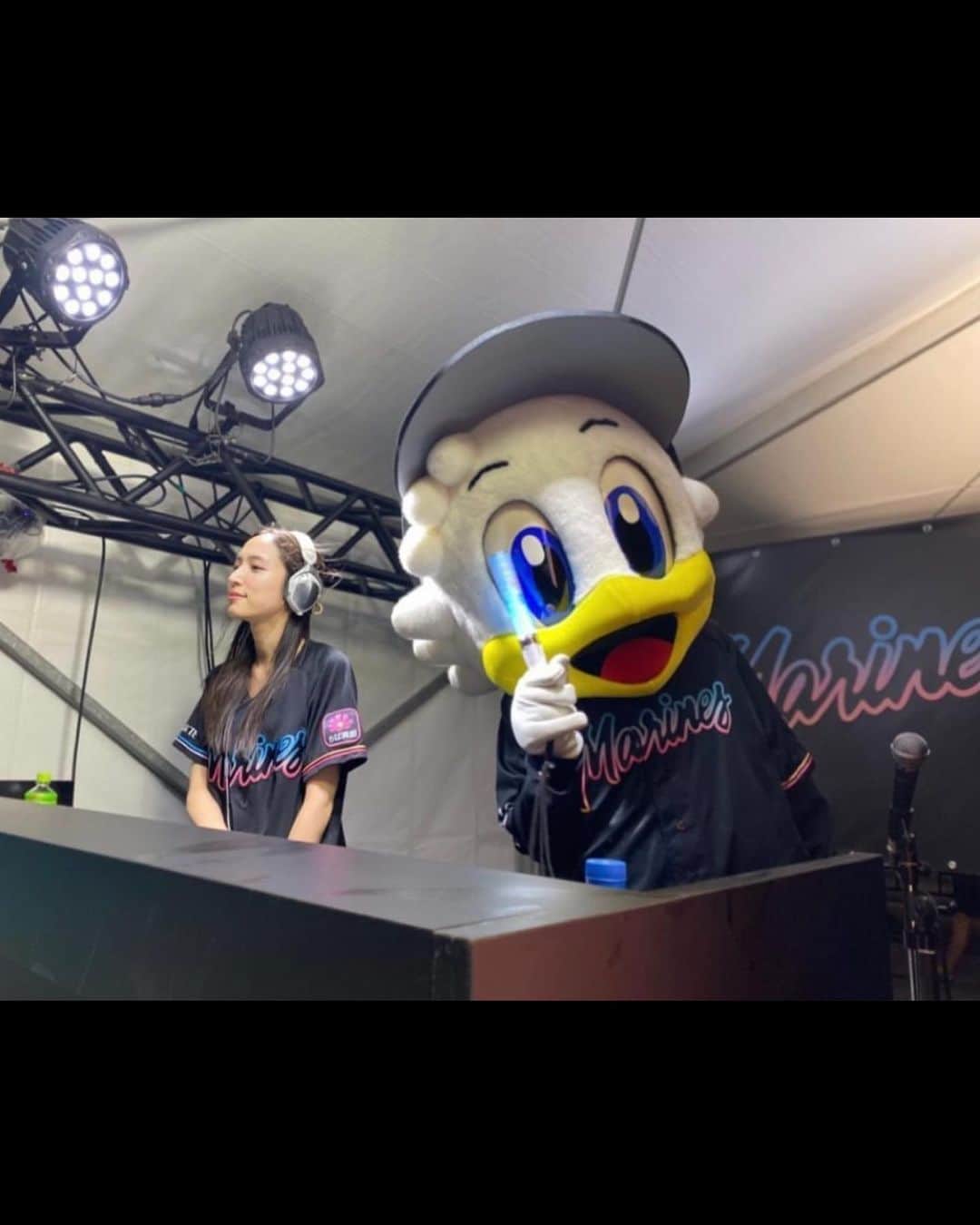 DJ MANAMI（松迫愛実）のインスタグラム：「BLACK SUMMER WEEEEEEEK🌴🖤 ⁡ 今年もありがとうございました！ ⁡ 私が出演していた最終日 角中選手の逆転サヨナラホームラン勝ちが とっても印象に残ってる🥹 野球って最高だよね。 試合後も一緒に楽しんでくれた ロッテファンも最高。 忘れちゃいけない、 試合前の会場をBMXショーで盛り上げまくった イケメンライダーたちも最高。 ⁡ @chibalotte  @tap_co_ltd  ⁡ #chibalotte #BSW #BMX #djmanami」