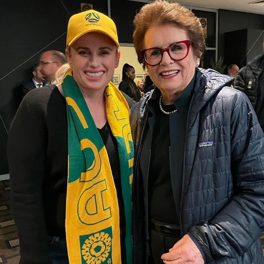 レベル・ウィルソンのインスタグラム：「@matildas are sooooo amazing! 🐨 what a moment for women’s sport! (And always amazing when I get to chat to one of my idols @billiejeanking ) The biggest congratulations to Matildas for absolutely crushing this World Cup! Thank you to the Infantino family for including me and my family at the games 💛💚⚽️💛🇦🇺⚽️ such incredible memories!」