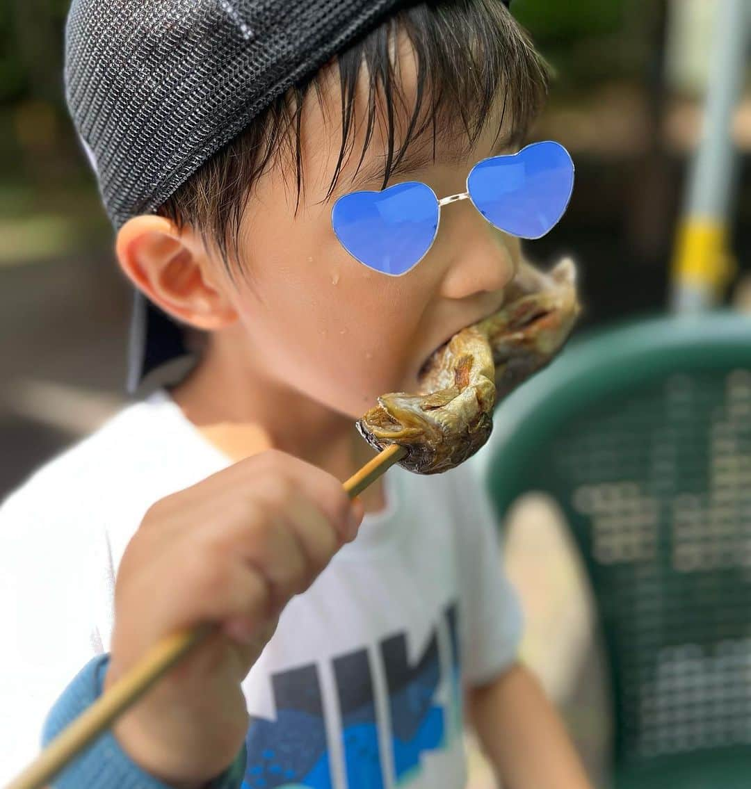 新妻聖子さんのインスタグラム写真 - (新妻聖子Instagram)「夏休み👦☀️🌻✨  暑すぎたね8月前半！！！  毎日たくさん遊びました！！  若い頃は超インドア派だったのに、暑い日とか絶対外出なかったのに、こんなにも夏っぽい事をする日が訪れるなんて！！！  6枚目にしれっと挟み込んだ写真は小籠包のオブジェではしゃぐアラフォー🙋‍♀️  5歳児は見向きもせず写真断られたので1人で撮りました…  え、蒸し器の中で小籠包と並べるなんてそんなチャイニーズドリームあります？ 母は全力でときめいたわ〜  そしてまだまだ夏休みは続く  明日もいっぱい遊ぼう ママと遊びたいと言ってくれるうちにたくさんたくさん遊ぼう！！  1枚目の写真の日とか、外に居たら死ぬのかな？ってくらい暑かったけど、ここ数日はなんとなく「酷暑」は過ぎ去り普通の暑さになったかな〜と感じます。  まだ蒸し暑いですけどね♨️  リフレッシュしつつ、残暑をエンジョイ致しましょう！！！ #夏休み #新妻聖子」8月16日 23時34分 - seikoniizuma