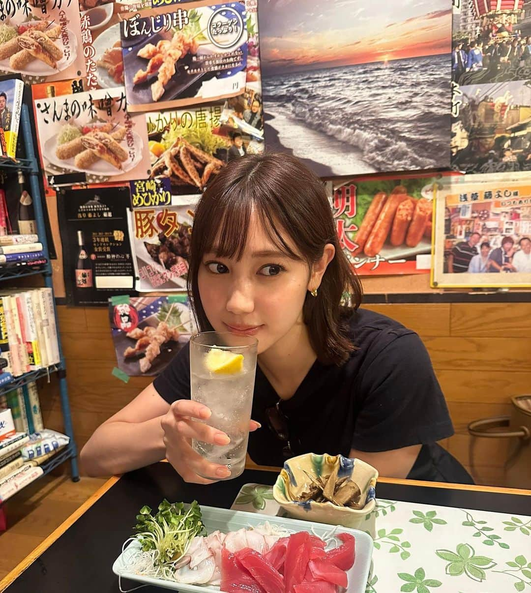 高野祐衣のインスタグラム：「お仕事終わりの至福のレモンサワー🍋 家庭の味を求めて♡  #浅草 #浅草グルメ」