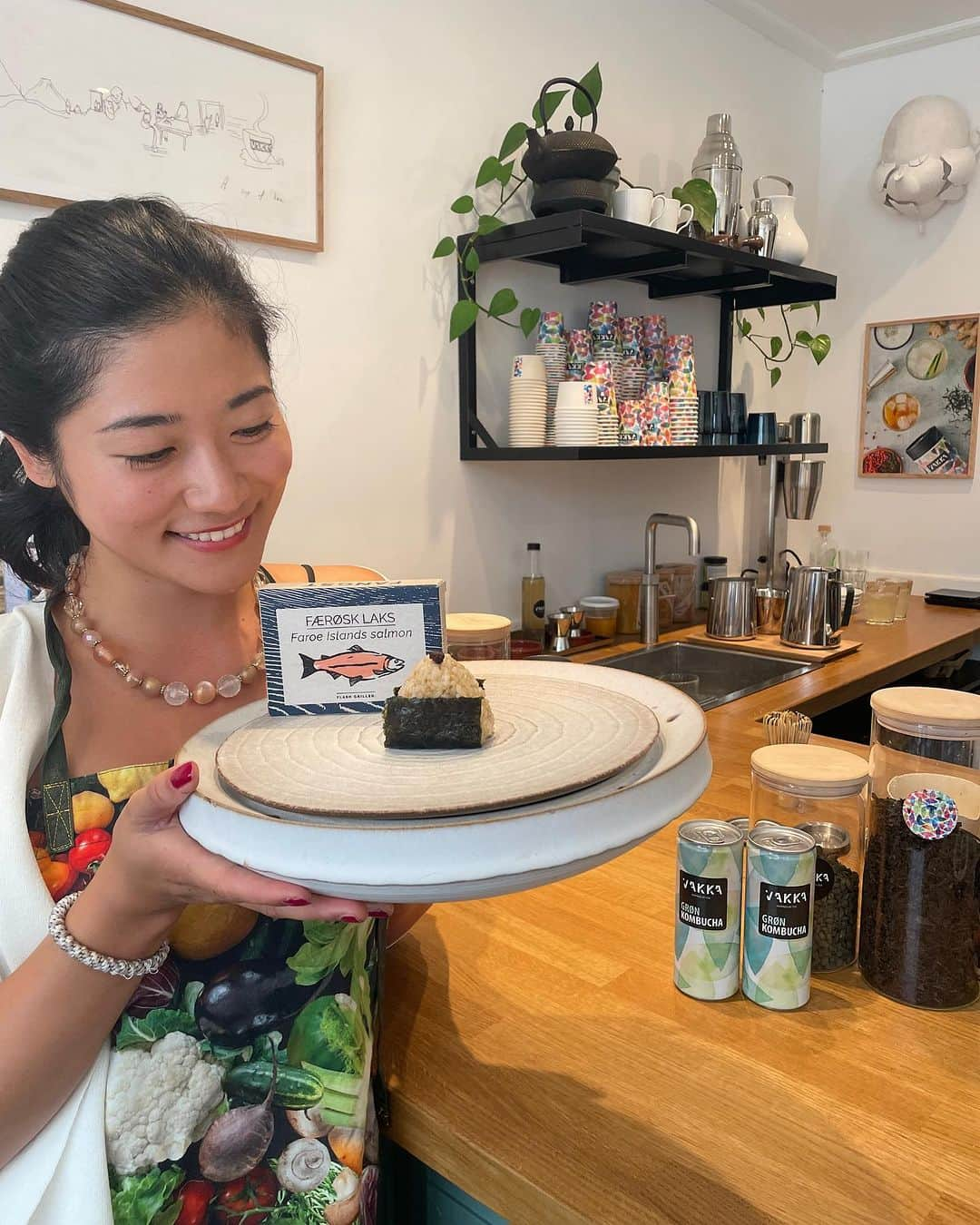 大野南香さんのインスタグラム写真 - (大野南香Instagram)「Onigiri & Tea pairing 🍙 🍵   Lovely collaboration @fangst.nordic @minaka_official with vakka to make this happen!   Let us know how you like this Japanese/Danish collaboration!」8月17日 0時13分 - minaka_official