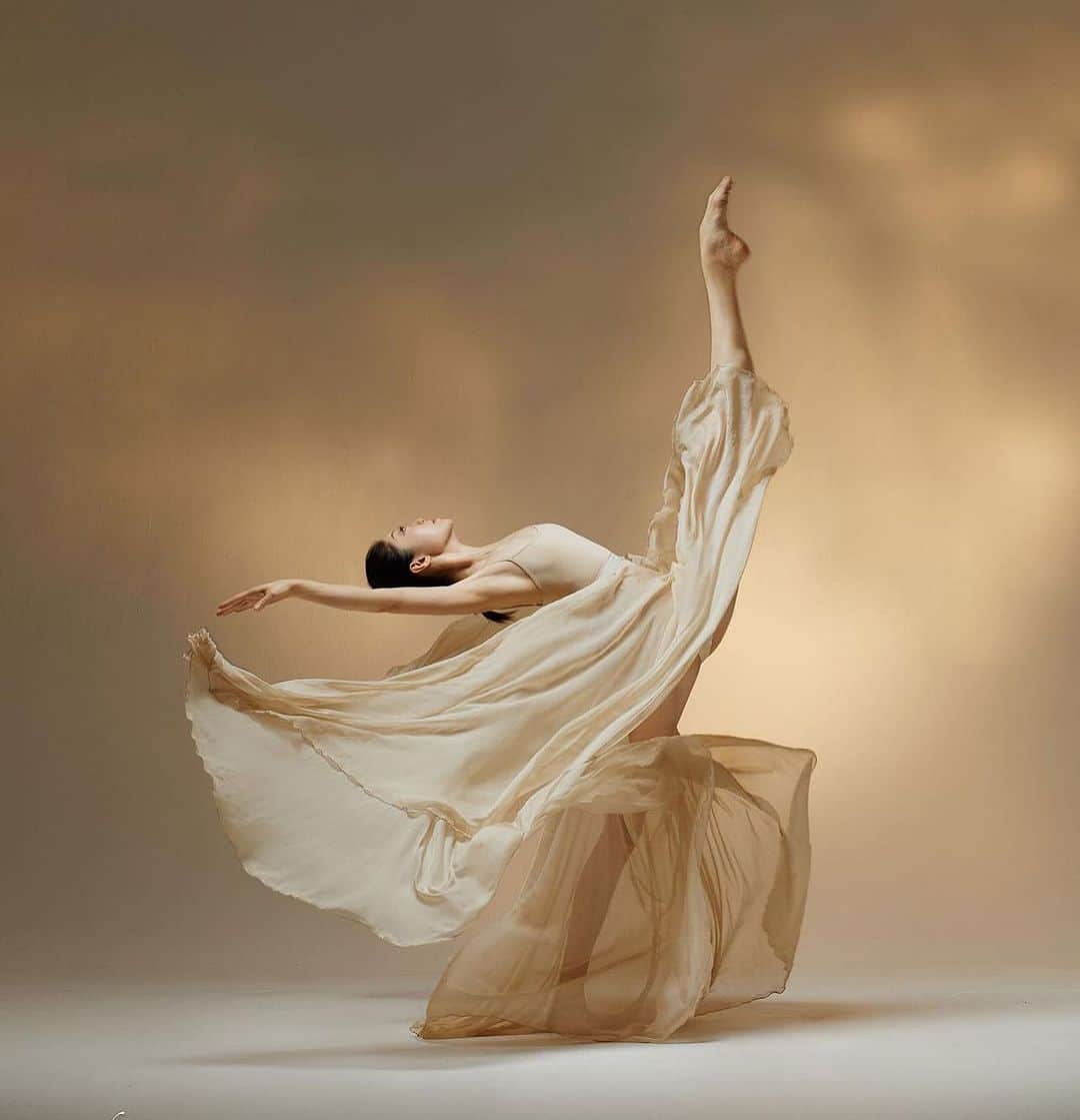 Ballet Is A WorldWide Languageさんのインスタグラム写真 - (Ballet Is A WorldWide LanguageInstagram)「Gorgeous ✨ @jade_yyt   #worldwideballet 🤍」8月17日 0時15分 - worldwideballet