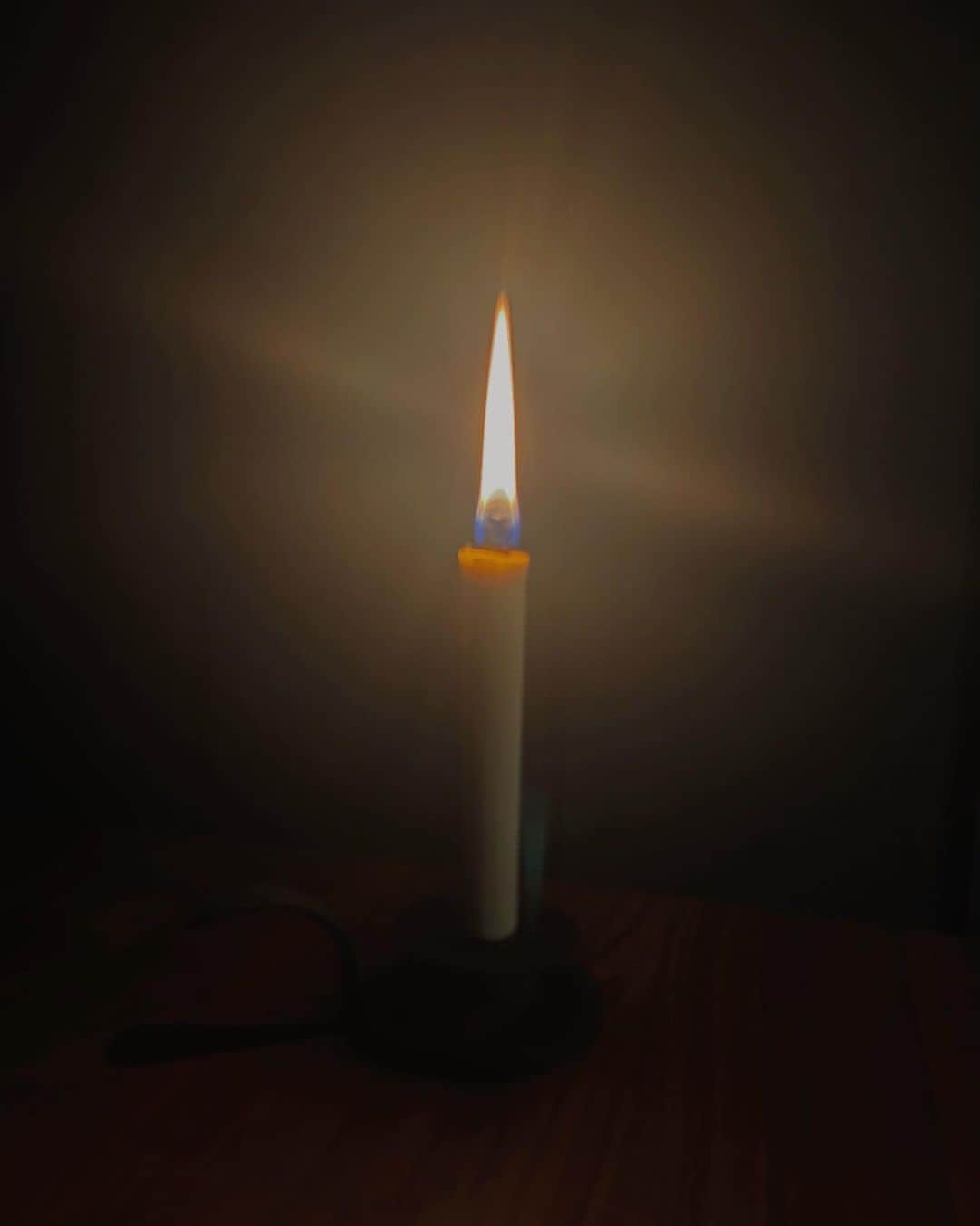 前園真聖さんのインスタグラム写真 - (前園真聖Instagram)「和蝋燭に灯をともす。 #お盆 #敬い #尊ぶ」8月17日 0時17分 - maezono_masakiyo