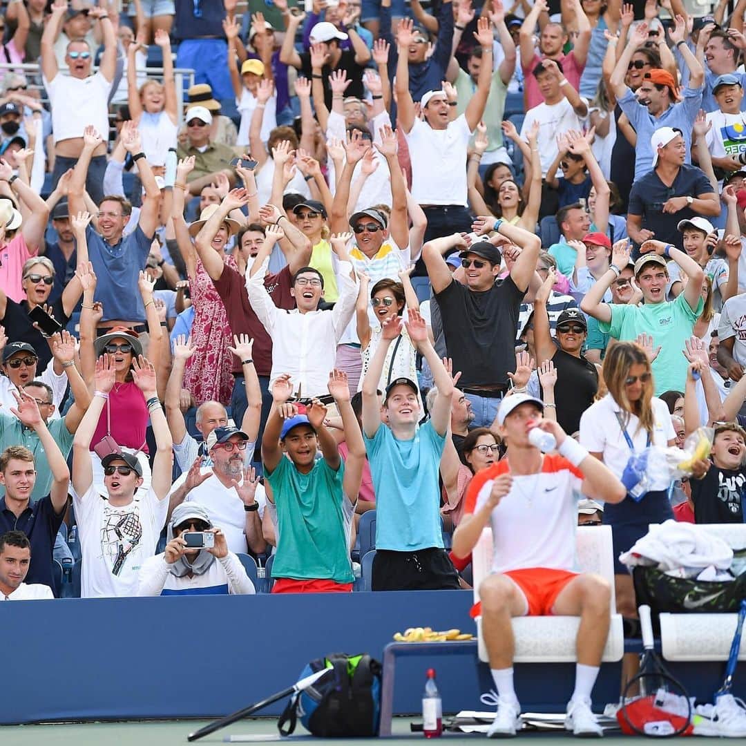 デニス・シャポバロフさんのインスタグラム写真 - (デニス・シャポバロフInstagram)「Despite doing everything possible to be 100% healthy in time for @usopen, my knee needs more time and I sadly have to withdraw. That grand slam energy, especially in NYC, is unlike anything else and I’m really going to miss playing in front of the amazing fans there this year! 💔  I’ll keep working hard to come back stronger and can’t wait to see you all again soon!! 🙏🏼  📸 USOpen/Mike Lawrence/Brad Penner」8月17日 0時19分 - denis.shapovalov