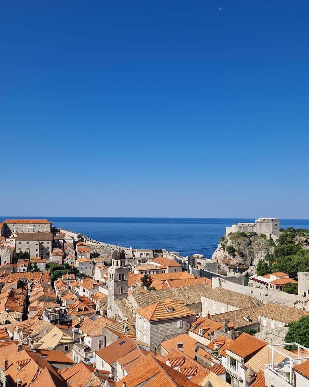マリン・チリッチのインスタグラム：「Focusing on silver linings, like getting to enjoy more of summer in Croatia. ☀️☀️😎😎  #CroatiaFullOfLife #summertime #ljeto #Dubrovnik #pearloftheadriatic @croatiafulloflife」