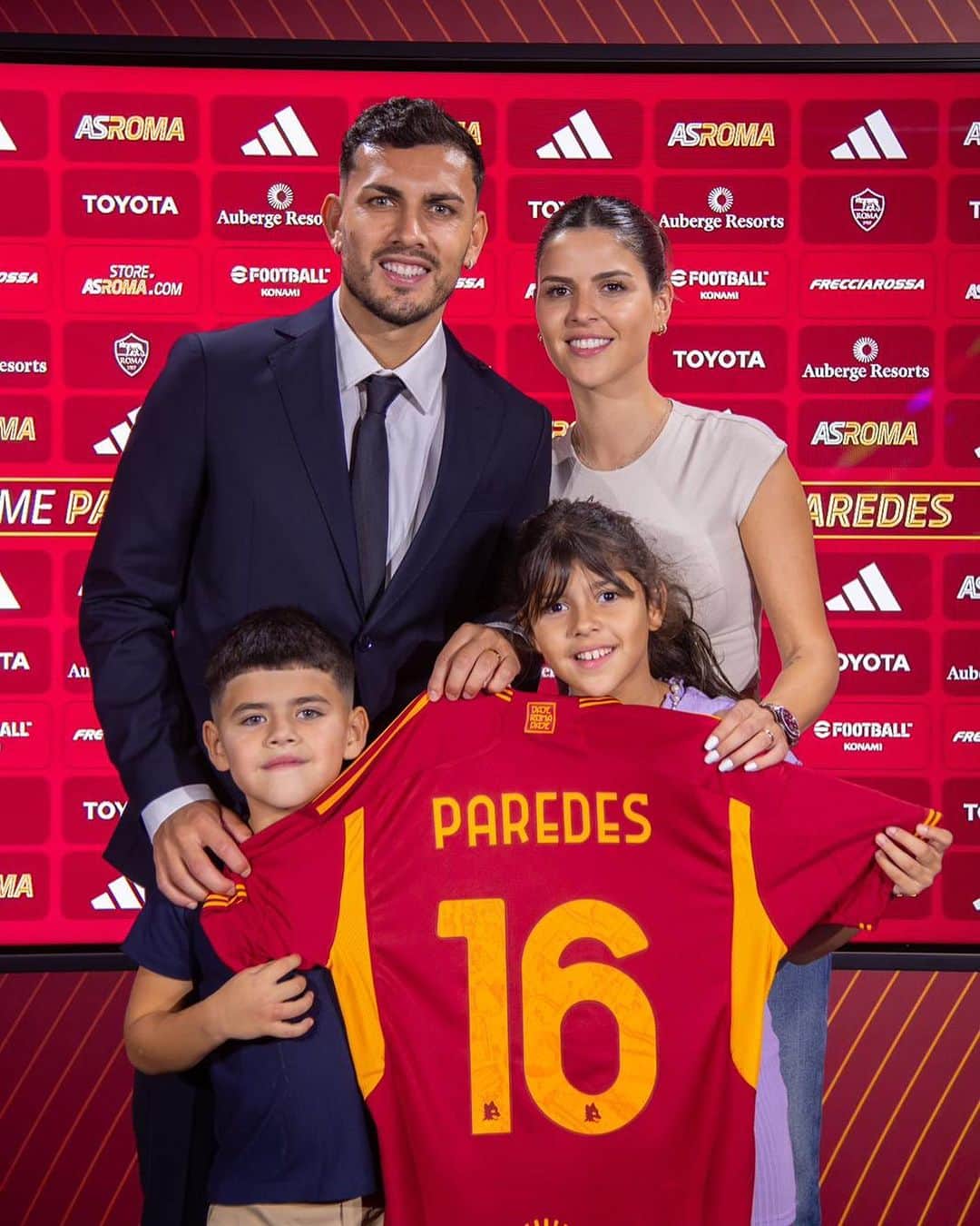 レアンドロ・ダニエル・パレデスさんのインスタグラム写真 - (レアンドロ・ダニエル・パレデスInstagram)「Felice di tornare 😍#dajeroma💛❤️  1️⃣6️⃣」8月17日 0時39分 - leoparedes20