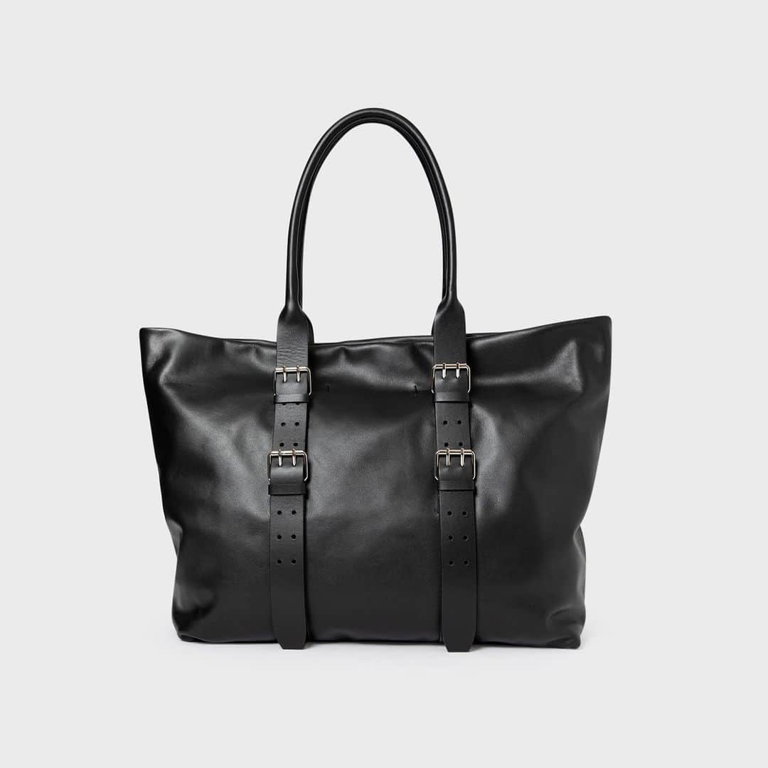 アン ドゥムルメステールのインスタグラム：「Benita Weekend Bag. #AnnDemeulemeester」