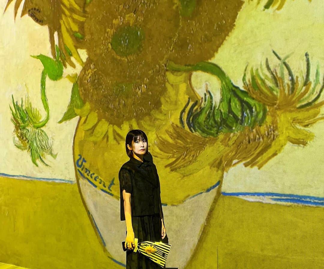 来栖うさこさんのインスタグラム写真 - (来栖うさこInstagram)「. . .  日本橋三井ホールで開催中🌻  Immersive Museum TOKYO 2023  “ポスト印象派” POST-IMPRESSIONISM  観に行ってきました☺️🩷  油絵がやっぱり好きだから 自分でも描きたいなああああ  油絵🖼️だれか一緒にやろ🥺  昔はよく一人で美術館周りしてたんやけど 最近行けてなかったから再開したい🎨🌟  #immersiveart #immersivemuseum  #ゴッホ #日本橋三井ホール  #美術館巡り #ゴッホ展  #イマーシブミュージアム #VincentVanGogh #BOUQUETOFSUNFLOWERS」8月17日 0時57分 - kurusu_usako