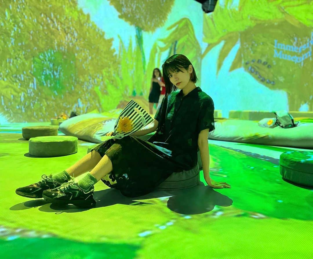 来栖うさこさんのインスタグラム写真 - (来栖うさこInstagram)「. . .  日本橋三井ホールで開催中🌻  Immersive Museum TOKYO 2023  “ポスト印象派” POST-IMPRESSIONISM  観に行ってきました☺️🩷  油絵がやっぱり好きだから 自分でも描きたいなああああ  油絵🖼️だれか一緒にやろ🥺  昔はよく一人で美術館周りしてたんやけど 最近行けてなかったから再開したい🎨🌟  #immersiveart #immersivemuseum  #ゴッホ #日本橋三井ホール  #美術館巡り #ゴッホ展  #イマーシブミュージアム #VincentVanGogh #BOUQUETOFSUNFLOWERS」8月17日 0時57分 - kurusu_usako