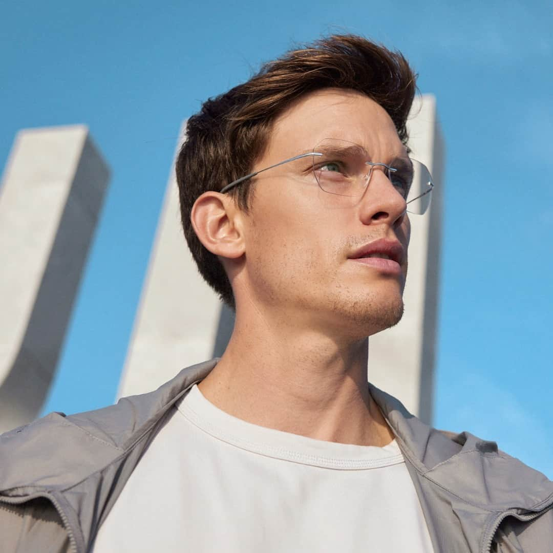 シルエットのインスタグラム：「Elevate your eyewear with 100% Silhouette. Frames, lenses and service all as one.   #SilhouetteEyewear #EmpoweredByLightness #SummerStyle」