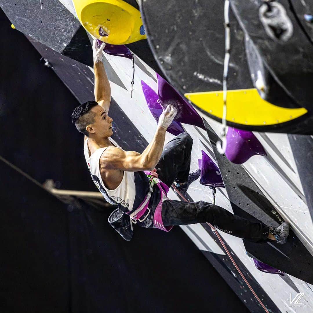 のインスタグラム：「Back home after a successful World Championships in Bern, Switzerland. I achieved most of my goals, and have a good picture of what to do before Pan-American Championships and Olympic Qualifying Series. ✈️ ⠀⠀⠀⠀⠀⠀⠀⠀⠀ It was amazing watching all the Olympians qualify for Paris 2024 and honestly it makes me even hungrier for the same thing. The competition, the crowd, the atmosphere, the setting, was everything I love about the world of climbing and I hope to continue to get stronger and eventually punch my ticket! 🎟 ⠀⠀⠀⠀⠀⠀⠀⠀⠀ Time for small breaks, with a World Cup in Slovenia, and behind that the Pan-American Games. The winner of that last competition goes to the Olympics so that's the next chance. 🤞 ⠀⠀⠀⠀⠀⠀⠀⠀⠀ ⠀⠀⠀⠀⠀⠀⠀⠀⠀ 📸 by @janvirtphotography | @lenadrapella | @vladek_zumr ⠀⠀⠀⠀⠀⠀⠀⠀⠀ ⠀⠀⠀⠀⠀⠀⠀⠀⠀ ⠀⠀⠀⠀⠀⠀⠀⠀⠀ ⠀⠀⠀⠀⠀⠀⠀⠀⠀ ⠀⠀⠀⠀⠀⠀⠀⠀⠀ ⠀⠀⠀⠀⠀⠀⠀⠀⠀ ⠀⠀⠀⠀⠀⠀⠀⠀⠀ @scarpana | @boilerroomclimbing | @mec | @flashedclimbing | @team_edelrid  #climbing #train #canada #athlete #sports #power #fitness #work #workhard #workout #strength #ninja #gym #fun #climbing_photos_of_instagram #business #challenge #berntoclimb」