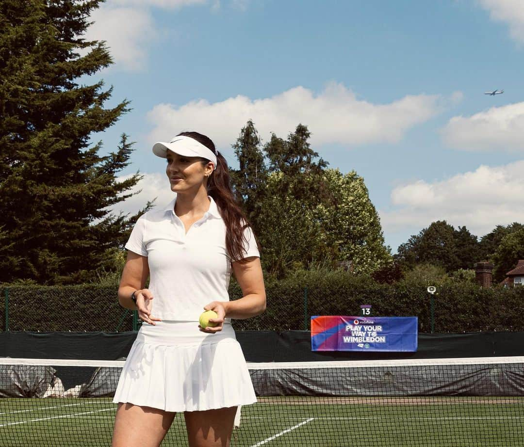 ローラ・ロブソンさんのインスタグラム写真 - (ローラ・ロブソンInstagram)「Amazing to be part of Play Your Way To Wimbledon again this year. It’s been incredible to see the growth of the event over the last year, more categories, more players and more fun 🤩 @vodafoneuk @wimbledon Powered By Vodafone」8月17日 1時33分 - laurarobson5