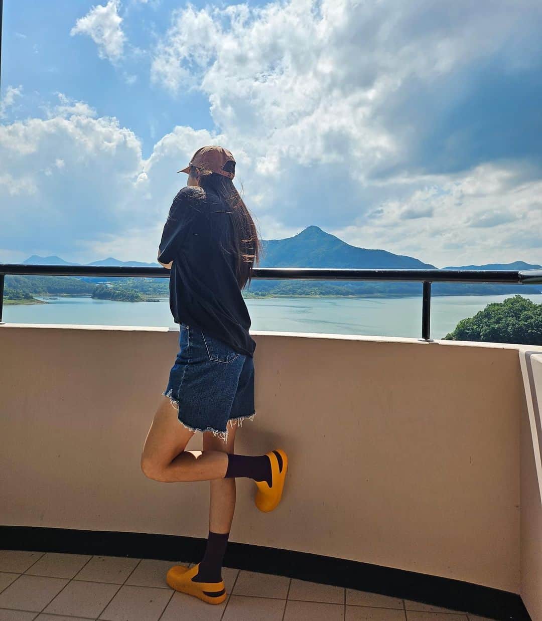のインスタグラム：「☀️🫶 평소 사진을 안찍다보니 헤,메,스 친구들 있을때 몰아서 찍기🤭  고마워🥲」