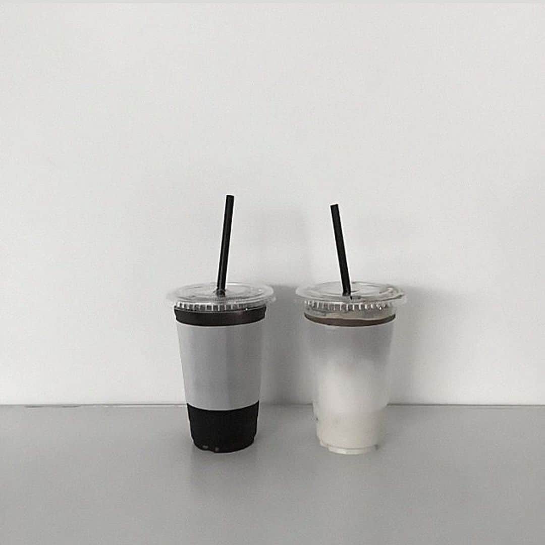 いーちゃんのインスタグラム：「. ☕️🤍」