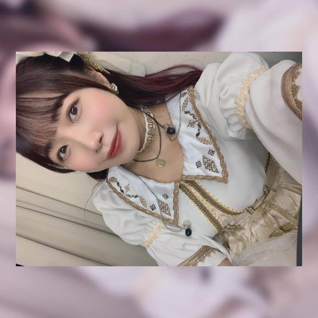 桜野羽咲のインスタグラム：「💙 ⁡ ⁡ ⁡ ⁡ 2週にわたり TOKYO MX #アニメノウタ 出演しての 歌唱が嬉しかったので お写真ぺたり^ - ^ ⁡ バーチャル空間でのパフォーマンス とっても不思議な体験でした ⁡ ○ TVアニメ『#SYNDUALITY Noir』 　エンディング主題歌 「ユリイカ」 ⁡ ○TVアニメ『#白い砂のアクアトープ』 　2クール目オープニングテーマ 「とめどない潮騒に僕たちは何を歌うだろうか」 ⁡ ありがとうございました！ ⁡ ⁡ ⁡ ┈ ┈ ┈ ┈ ┈ ┈ ┈ ┈ ┈ ┈ ⁡ ■ #アメブロ 更新🆙 ⁡ 『後悔だけが人生。』  https://ameblo.jp/sakurano-usa/entry-12816551503.html ⁡ コメントお待ちしております！ ⁡ ┈ ┈ ┈ ┈ ┈ ┈ ┈ ┈ ┈ ┈ ⁡ ■ライブ／イベント情報 ⁡ ○8/19(土)shibuyaCYCLONE  →ARCANA PROJECT×ニノミヤユイ 2マンライブ ⁡ ○8/27(日)横浜アリーナ →ARCANA PROJECT @ JAM EXPO 2023 ⁡ ○8/31(木)秋葉原ディアステージ → #アルカナラーメン部 ディアステ飯店 歓迎光臨 vol.5 ⁡ ○9/2(土) 神田スクエアホール →ARCANA PROJECT対バンライブ ⁡ ○9/16(土)東京キネマ倶楽部💡✨✨ →ARCANA PROJECTワンマンライブ ⁡ 🔗 https://eureka.dearstage.co.jp/ ⁡ ⁡ ┈ ┈ ┈ ┈ ┈ ┈ ┈ ┈ ┈ ┈ ⁡ ■リリース情報 ⁡ <ARCANA PROJECT> ⁡ 2023年8月23日リリース 6th Single『ユリイカ』 作詞・作曲・編曲：中山真斗  ⁡ 2023年7月より放送中 TVアニメ「#SYNDUALITY Noir」 エンディング主題歌 ⁡ 💎楽曲先行配信中 lnk.to/LZC-2436 ⁡ 💎リリースイベント開催中 ⁡ <LAVILITH> ⁡ 「EUPHORIA」 2023年8月4日(金)配信リリース ⁡ ○ DSPMオンラインストアにて 新グッズの販売中 ⁡ ┈ ┈ ┈ ┈ ┈ ┈ ┈ ┈ ┈ ┈ ⁡ ⁡ ⁡ ⁡ ⁡ ⁡ ⁡ ⁡ ⁡ #テレビ出演 #tokyomx #アニメ  #アニメソング #アニソン  #アニソンシンガー #バーチャル  #バーチャル背景 #vtuber  #夏アニメ2023 #夏アニメ  #paworks #裸眼メイク  #ブログ #エッセイ  #言葉が好き #言葉を紡ぐ #anime #animesong #anisong  #popculture #kawaiianime  #otakugirl #kawaiigirl  #followme」