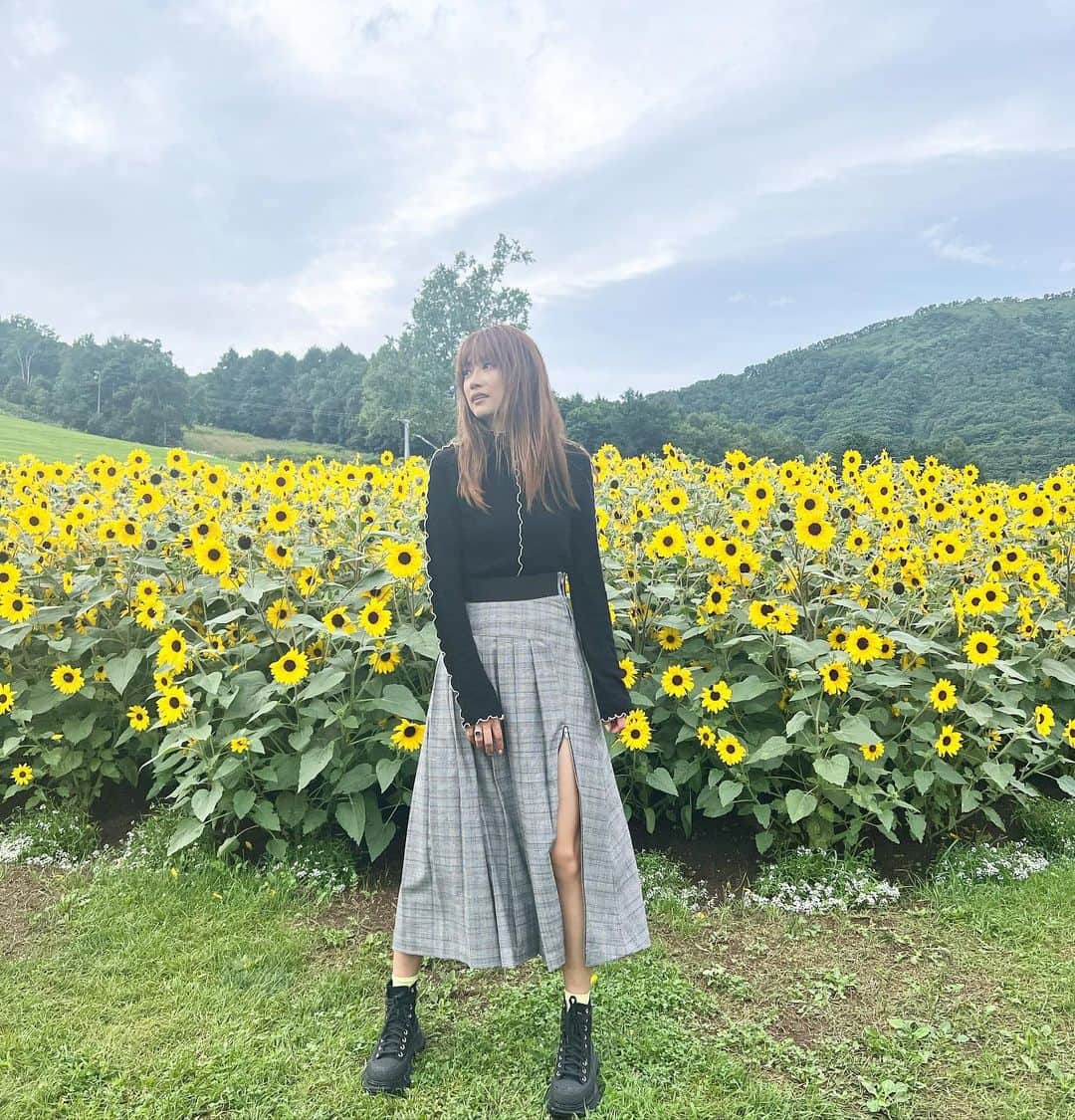 のインスタグラム：「この前の北海道♡ 今日夜20:00 YouTubeヨンアTV アップするね😘 登録いいね、コメント　また、、なんだっけ、アラームお願いします😂😂  @rusutsuresort_official @coel.official」