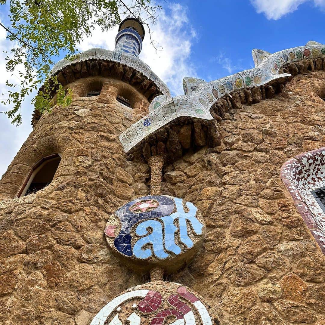 小祝麻里亜さんのインスタグラム写真 - (小祝麻里亜Instagram)「Barcelona, Spain 🇪🇸 Park Guell🦎🥘  ＿＿＿＿＿＿＿＿＿ #スペイン #スペイン旅行 #バルセロナ  #Barcelona #2023travel #guellpark #gaudí #グエル公園 #여행일기 #여행스타그램 #여행스냅 #바르셀로나 #스페인」8月17日 6時14分 - maria_koiwai