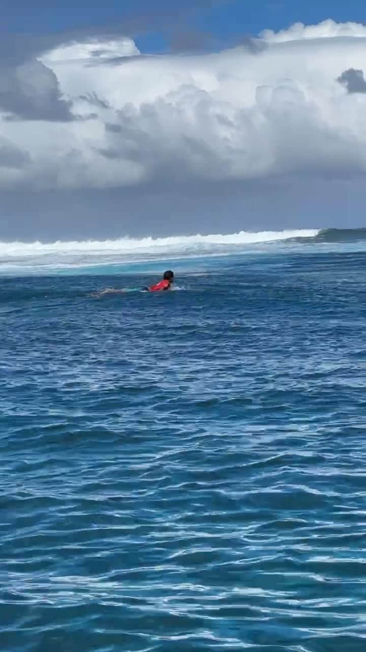 世界プロサーフィン連盟（WSL）のインスタグラム：「LIVE 🎥 Gabriel Medina vs John John Florence」