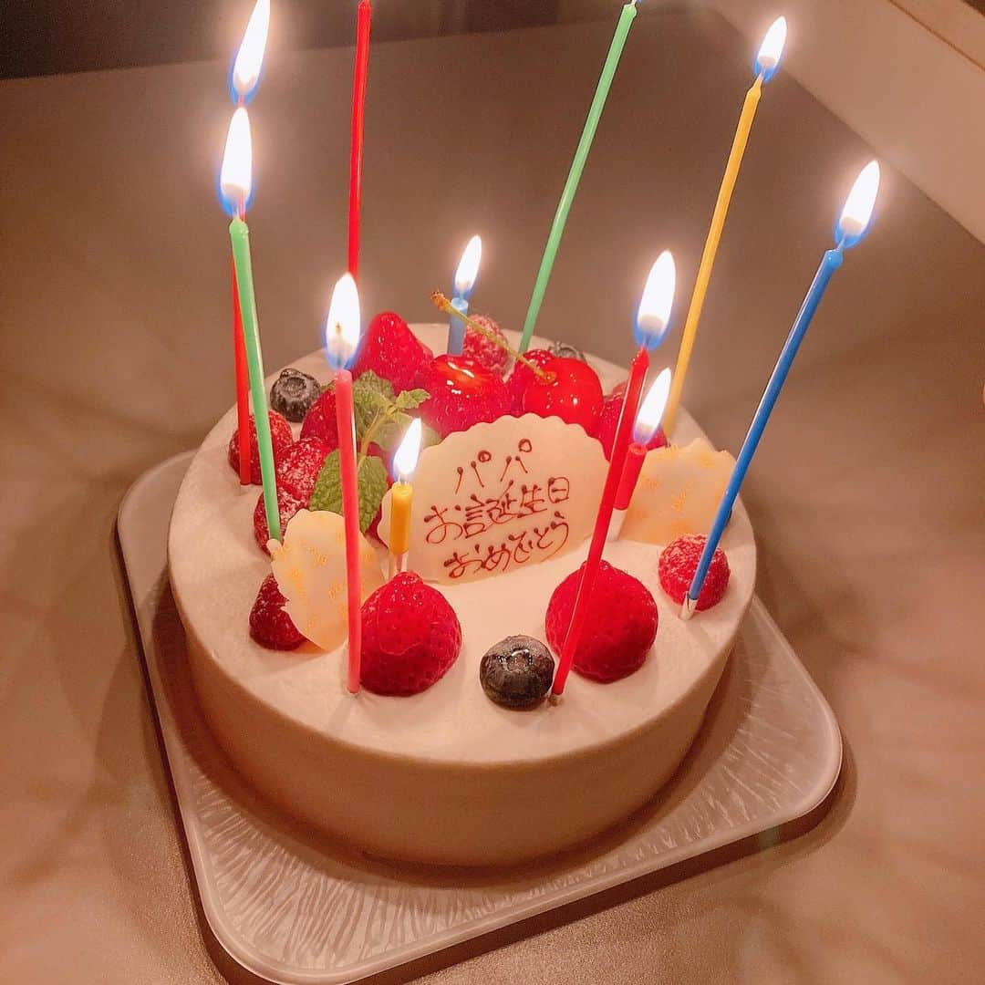 アイミさんのインスタグラム写真 - (アイミInstagram)「2023年6月2日パのお誕生日🎂👏 家族でお祝い👪  #お誕生日 #お誕生日ケーキ #おめでとう #パパ」8月17日 7時38分 - aimi10070302