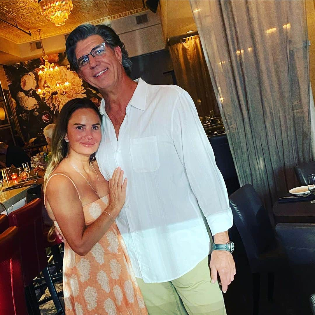 ガブリエル・アンウォーさんのインスタグラム写真 - (ガブリエル・アンウォーInstagram)「@gstar3000 brother & sister amazing restaurant to celebrate my bestie! @proseccochef @stefie312 a veritable feast!」8月17日 8時42分 - gabrielleanwar