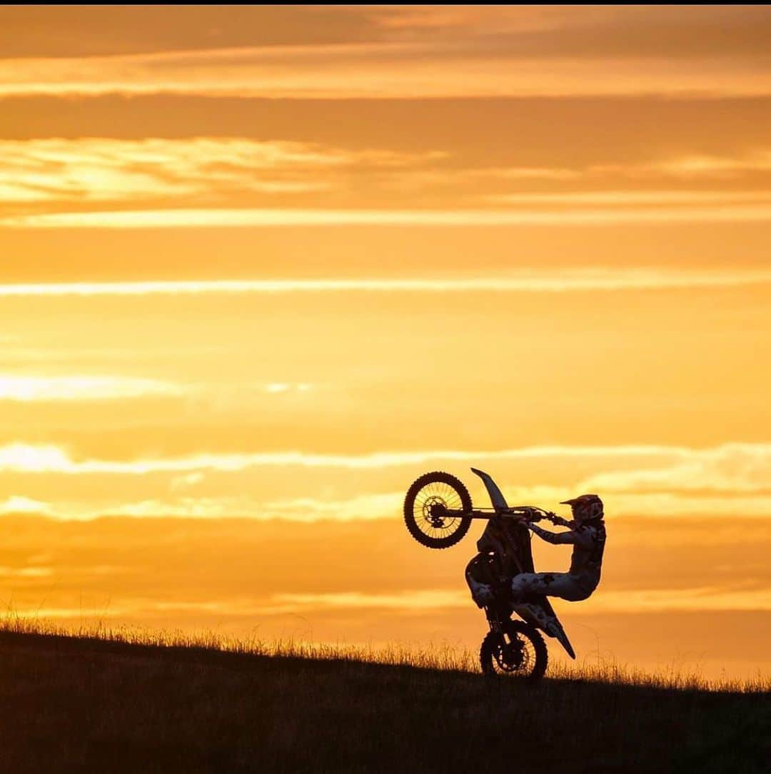 Poler Outdoor Stuffのインスタグラム：「#wheeliewednesday with tent team ruler @hillsack to get you through this #humpday 📷 @tedescophoto」