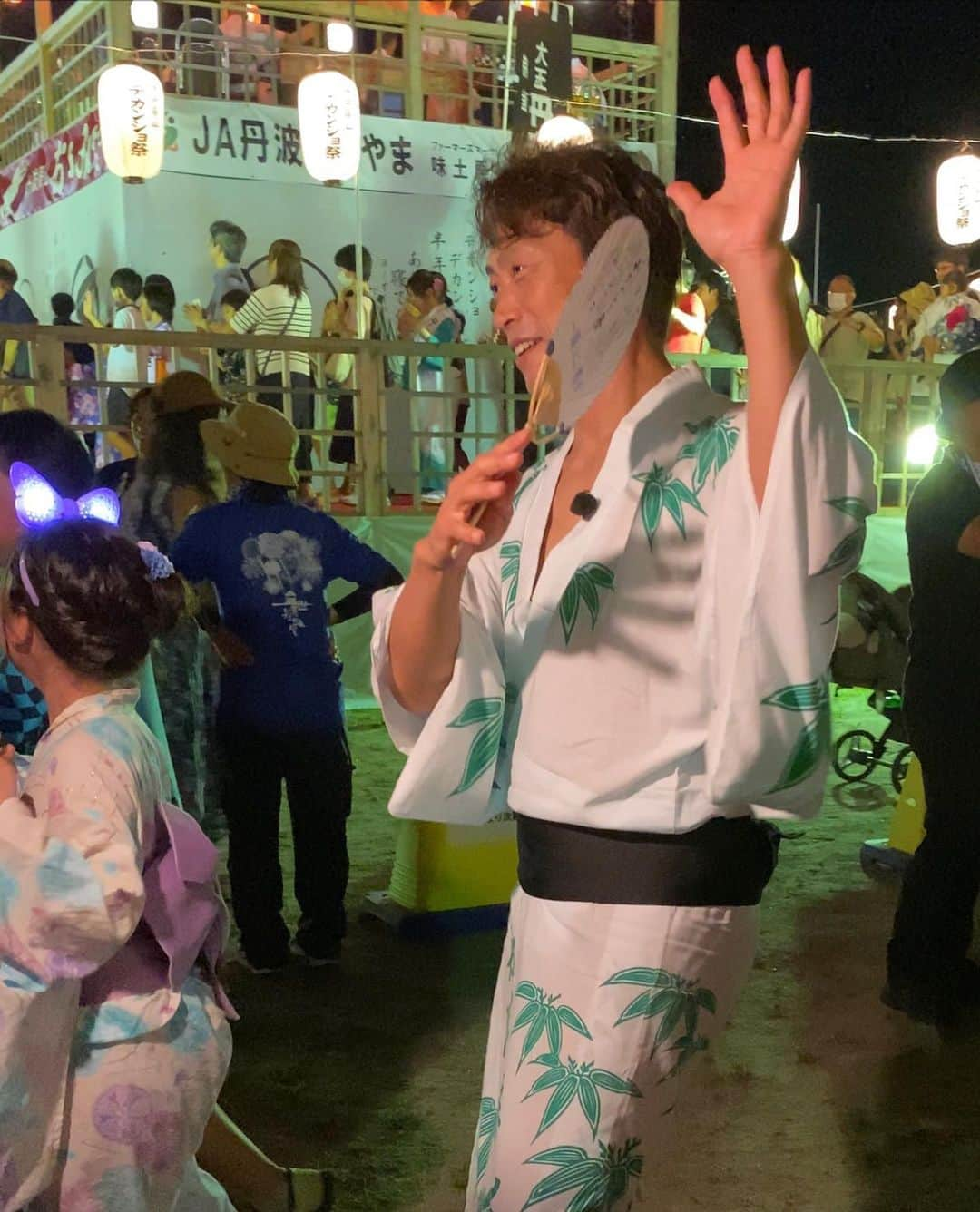 桧山進次郎さんのインスタグラム写真 - (桧山進次郎Instagram)「デカンショ祭‼️  サンTVのYouTube配信で最高のお祭り体験😁  丹波篠山デカンショ節―民謡にあわせて私も踊りを‼️  楽し過ぎて出演者全員が興奮しっぱなしでした😁 #丹波篠山デカンショ祭  #デカンショ  #サンテレビ  #平山真衣 さん #nmb48  #安東楓乃 さん #中井優里 さん #サンテレビガールズ  #橋本航介 アナ #桧山進次郎」8月17日 9時27分 - hihihihi_yan