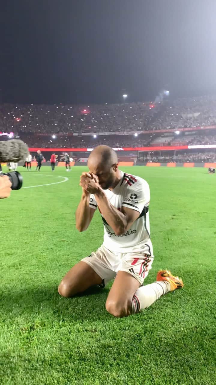 ルーカス・ロドリゲス・モウラ・ダ・シルヴァのインスタグラム：「Só quem é MUITO São Paulo entende esse sentimento!   #VamosSãoPaulo 🇾🇪」