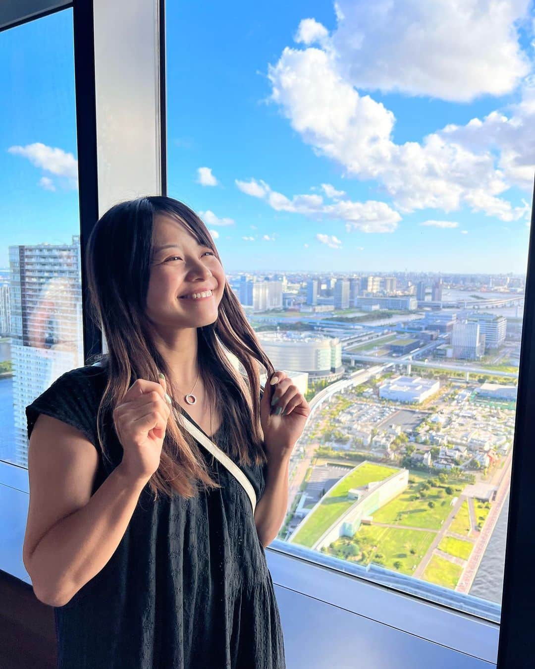 藤原亜紀乃のインスタグラム：「台風さった？？？？？？？   #おはよ」