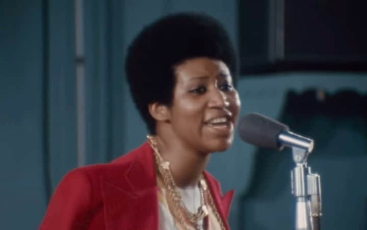 ジェニファー・ハドソンのインスタグラム：「It’s hard to believe she’s been gone from us for five years ! Her life was a living testimony — she showed us how to persevere through life’s struggles and walk by faith ! I miss you every day, Ms. Franklin. Rest in your heavenly reward !」