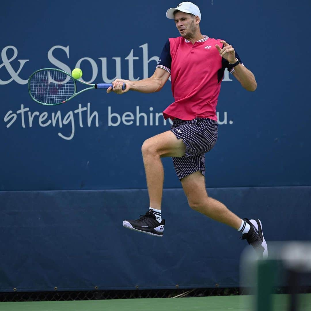 フベルト・フルカチュのインスタグラム：「🏃🏻‍♂️into the next round. Ready for another busy day tomorrow 🔥  📸 @atptour | Peter Staples」