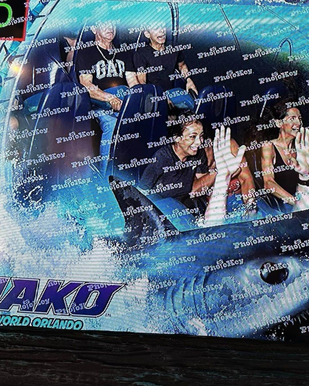 Donovan Carrillo Suazoさんのインスタグラム写真 - (Donovan Carrillo SuazoInstagram)「Catch me by the sea (world)  @experiencekissimmee  @seaworldorlando   #MyKissimmee #GetBold #SeaWorld」8月17日 10時52分 - donovandcarr