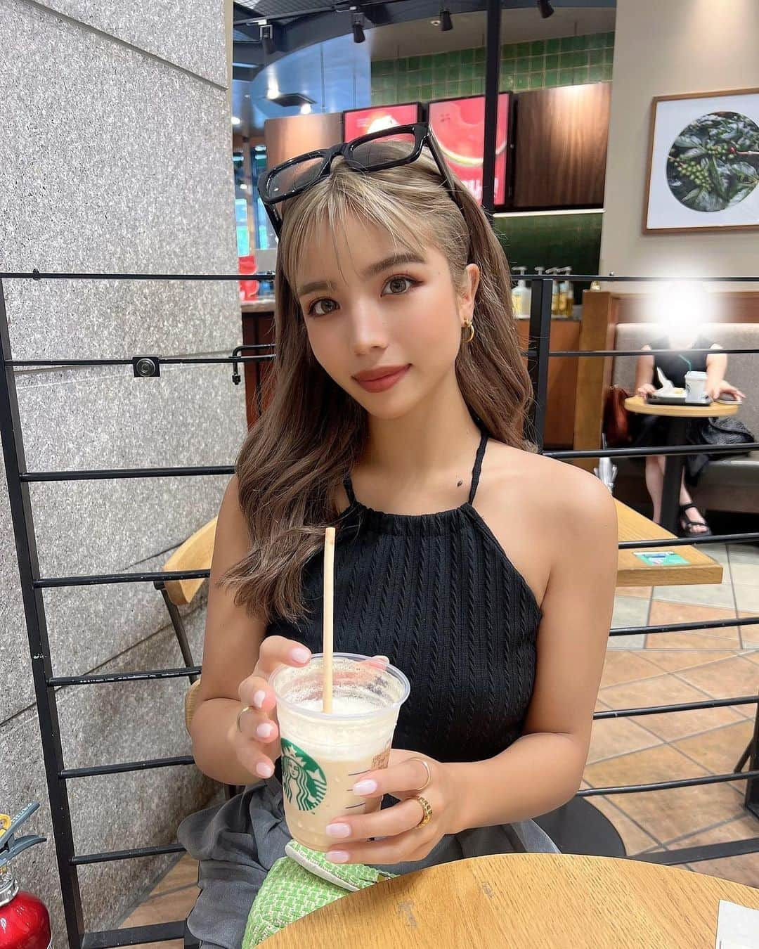 MAYUのインスタグラム：「... 𝐌𝐨𝐫𝐧𝐢𝐧𝐠☕️☀️🍃⠀」